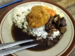 Foto ilustrasi nasi rawon