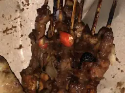 Foto ilustrasi sate ayam (10 tusuk)